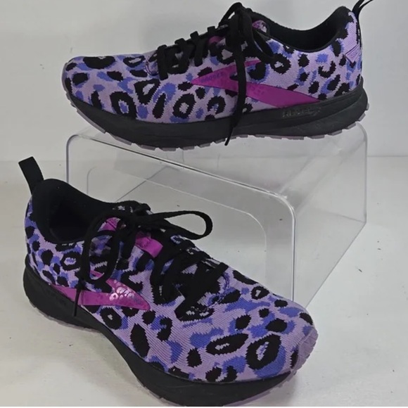 Brooks Women's Revel 5 purple leopard print size 6.5 (US) - Picture 4 of 11